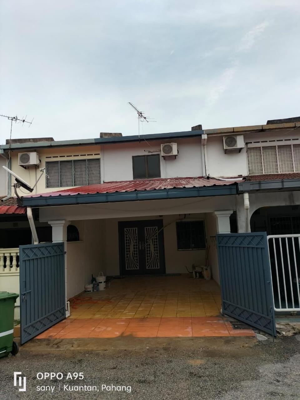 Hs Homestay Cenderawasih Kuantan Town Bagian luar foto